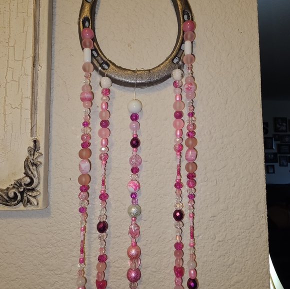 Ouija Planchette Horseshoe crystal and gkass beaded suncatcher. Pinks! - Picture 9 of 16